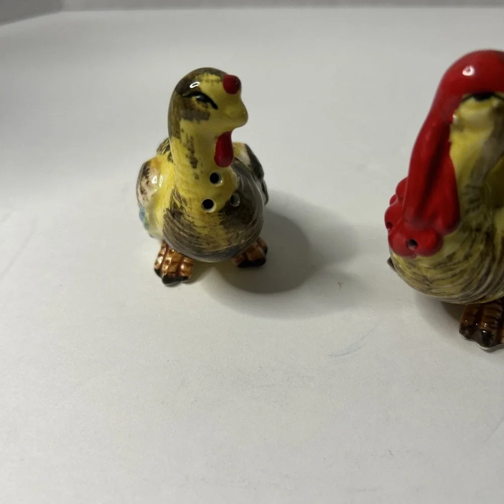 Vintage Ceramic Turkey Figurine Salt & Pepper Shakers Japan
